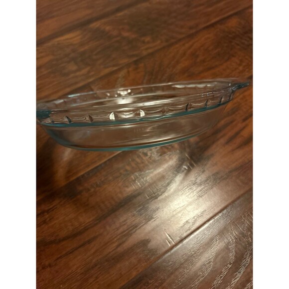 Vintage Pyrex 9.5 " Glass Deep Dish Pie Plate with Fluted Edge & Handles #2229 - Picture 2 of 3